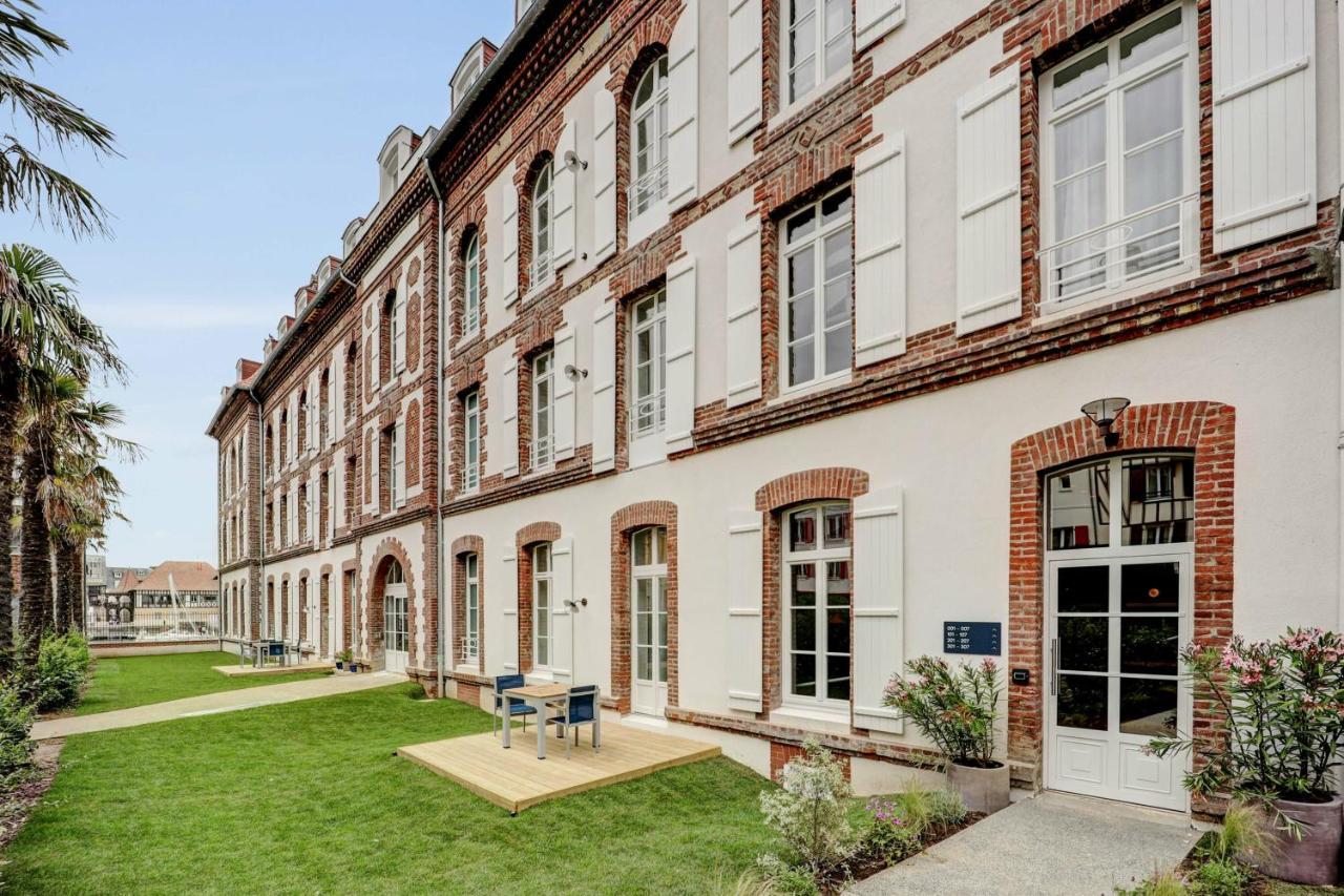 Residence Pierre & Vacances Premium Presqu'Ile De La Touques Deauville Ngoại thất bức ảnh The Institut universitaire de technologie