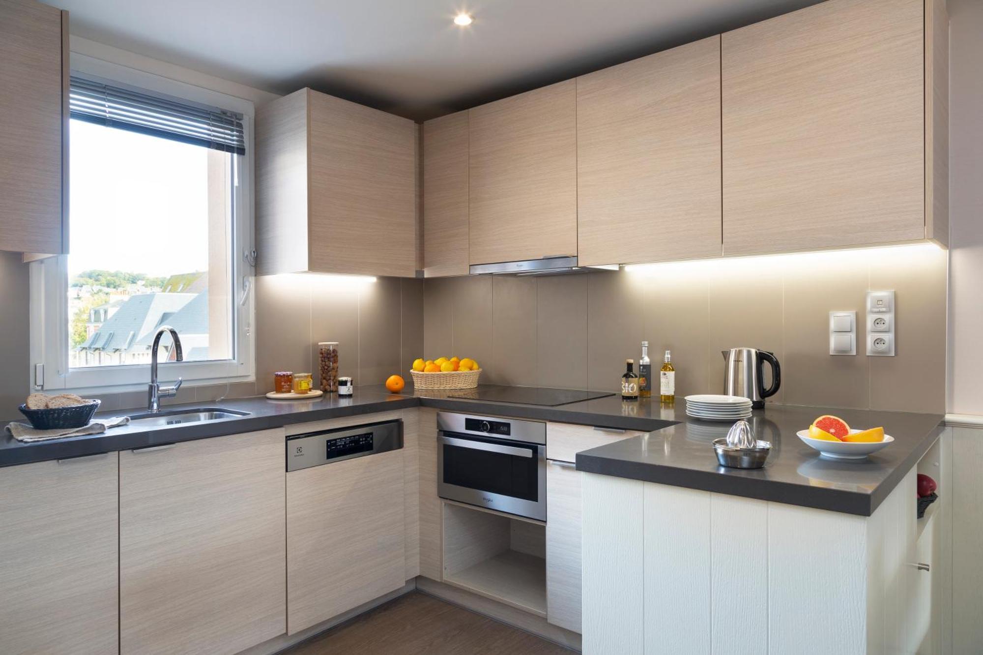 Residence Pierre & Vacances Premium Presqu'Ile De La Touques Deauville Ngoại thất bức ảnh A modern kitchen